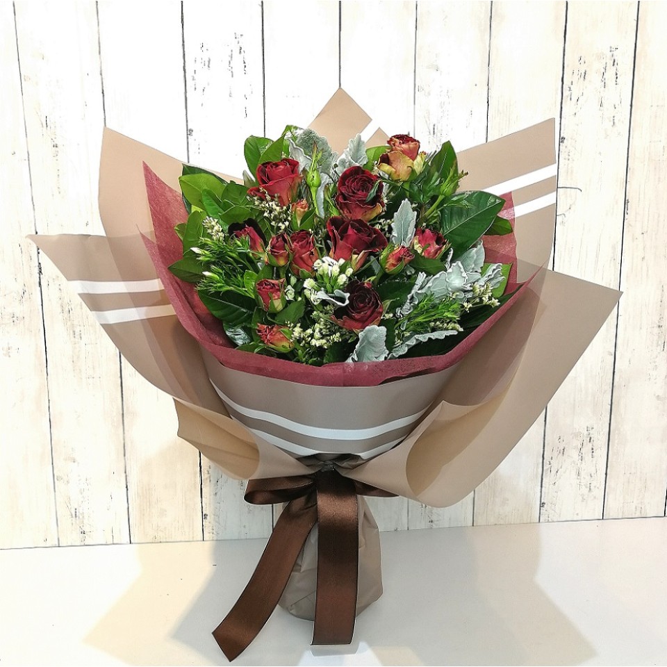 Elegant Mini Roses Bouquet Elegant Mini Roses Bouquet